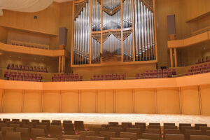 愛知県芸術劇場コンサートホール1階席の見え方（下手）